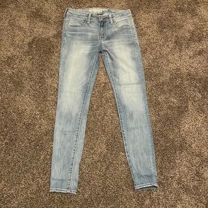 American eagle light wash skinny jeans